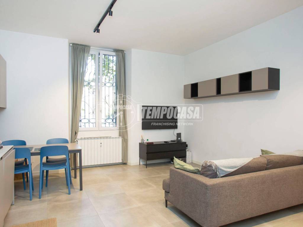 appartamento in vendita a Milano in zona Sempione