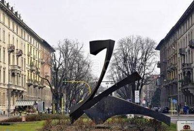 appartamento in vendita a Milano in zona Cadorna