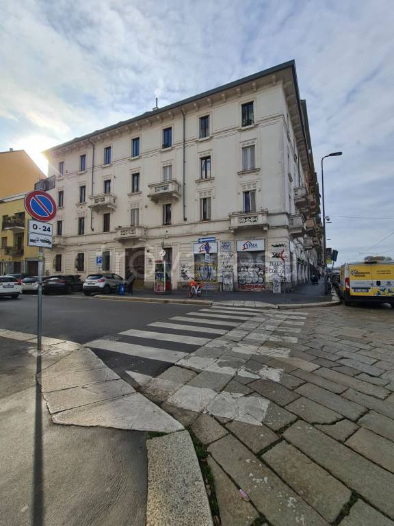 appartamento in vendita a Milano in zona Famagosta