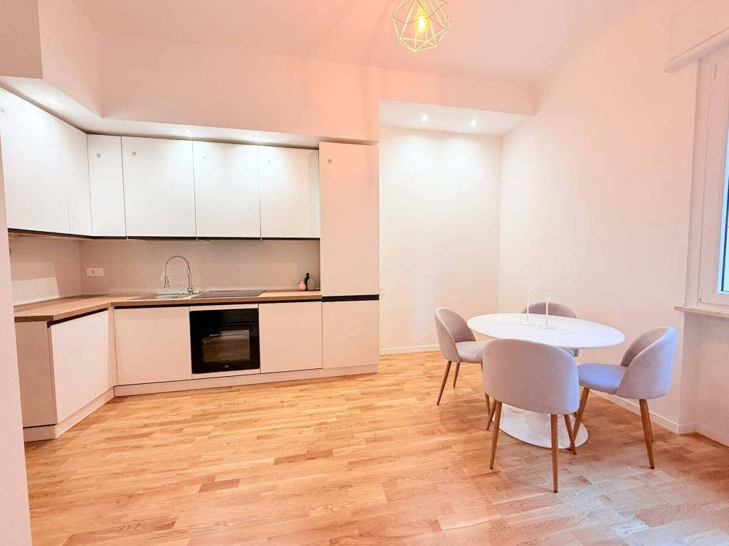 appartamento in vendita a Milano in zona Piazzale Lodi