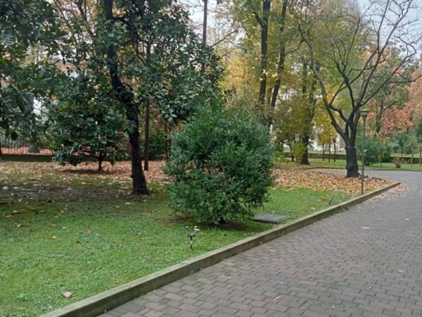 appartamento in vendita a Milano in zona Trenno