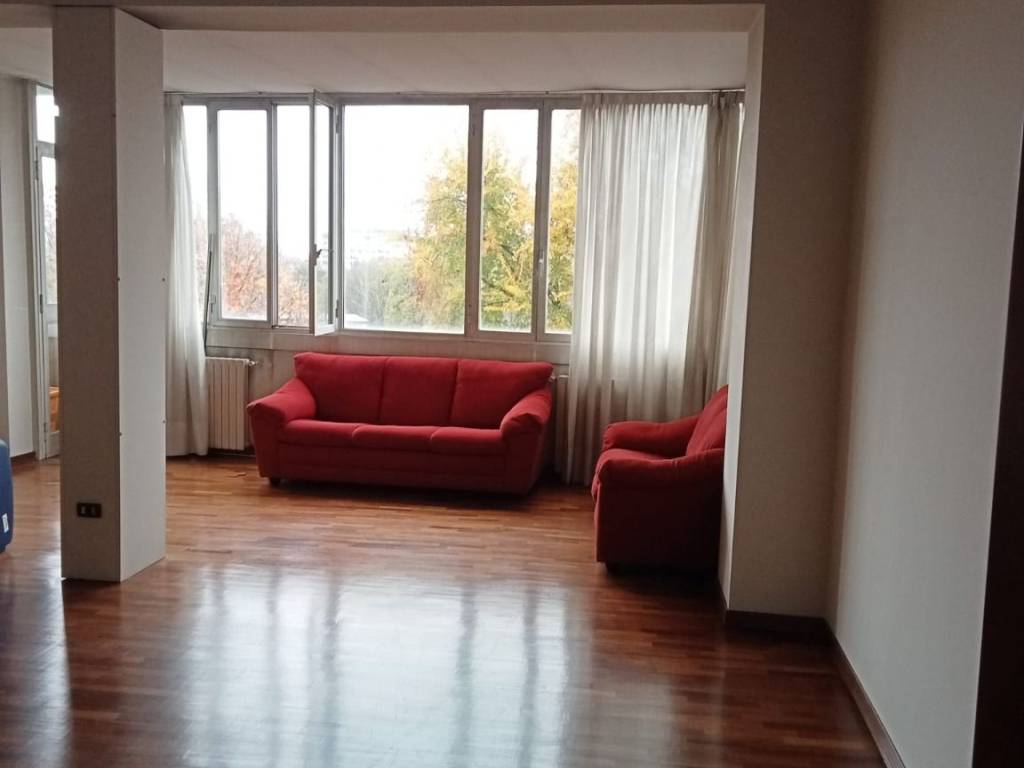 appartamento in vendita a Milano in zona Trenno