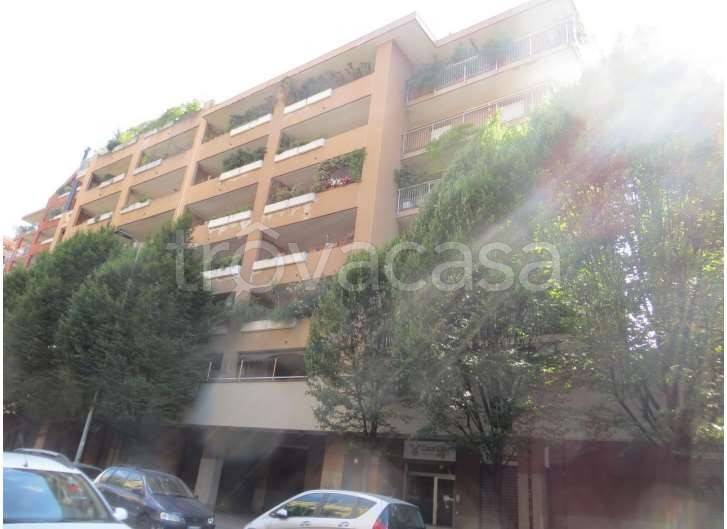 appartamento in vendita a Milano in zona Adriano