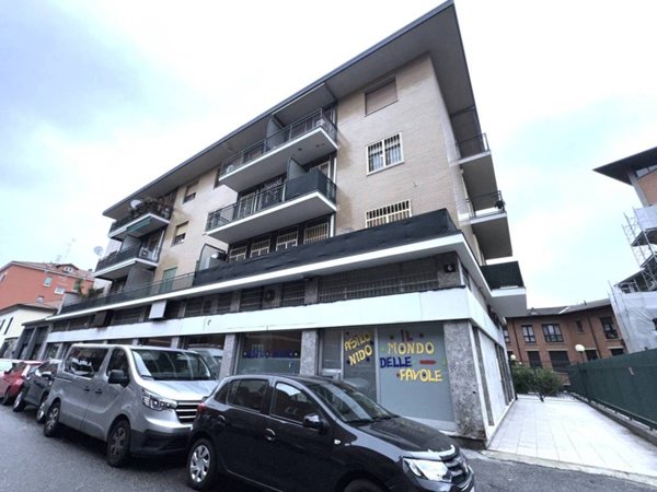 negozio in vendita a Milano in zona Crescenzago