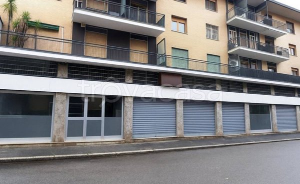 negozio in vendita a Milano in zona Crescenzago