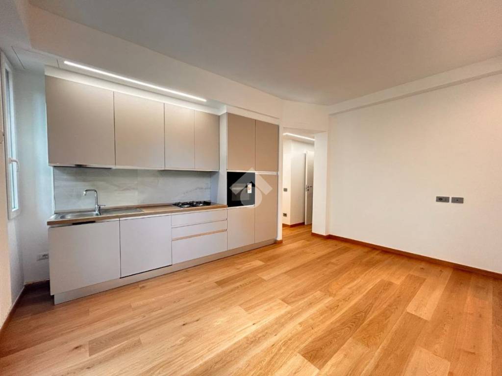 appartamento in vendita a Milano in zona Adriano