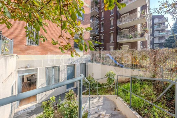 appartamento in vendita a Milano in zona Porta Genova