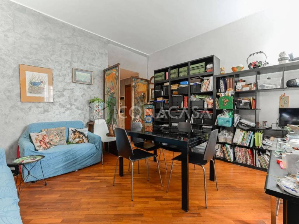 appartamento in vendita a Milano in zona Adriano
