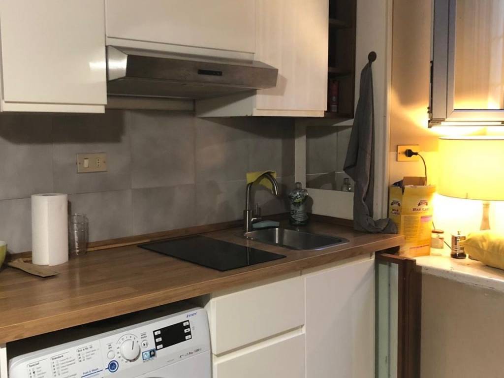 appartamento in vendita a Milano in zona Bocconi