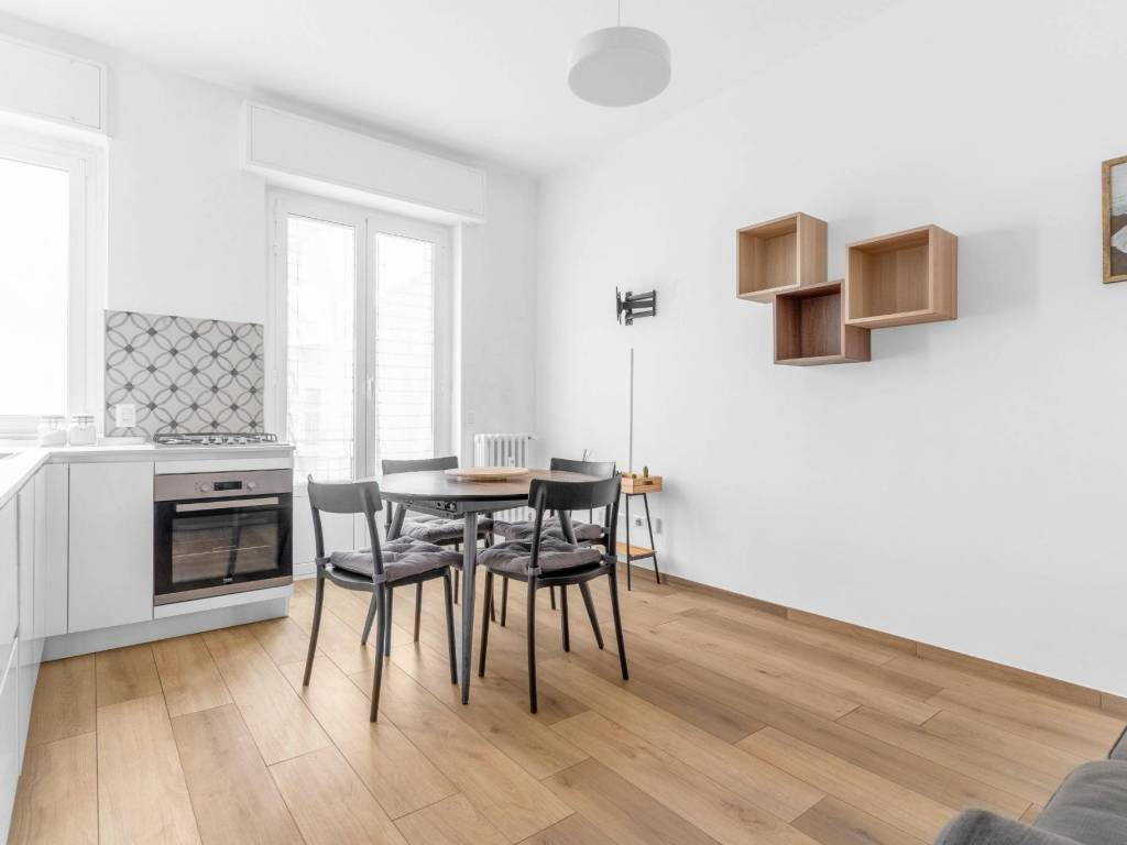 appartamento in vendita a Milano in zona Adriano