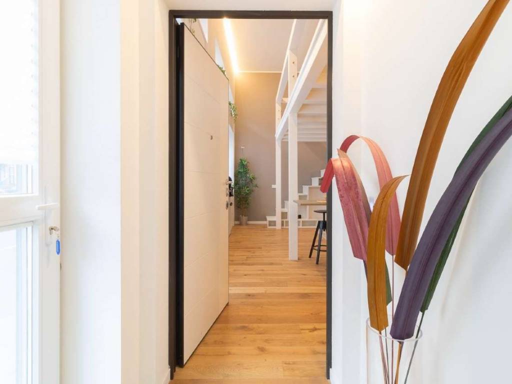 appartamento in vendita a Milano in zona Porta Genova