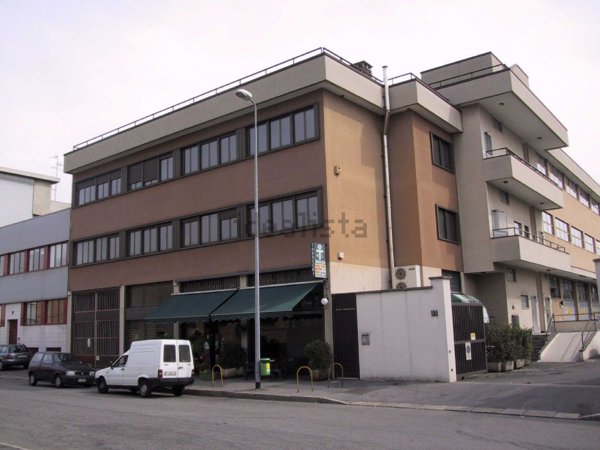 negozio in vendita a Milano in zona Affori