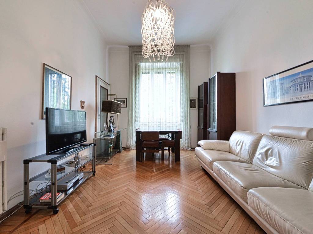 appartamento in vendita a Milano in zona Città Studi