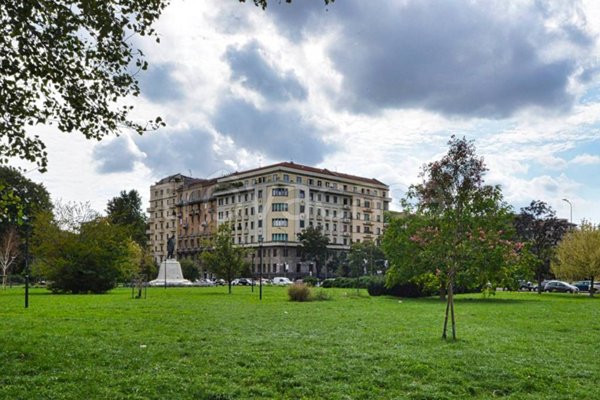 ufficio in vendita a Milano in zona Città Studi