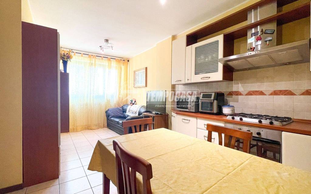 appartamento in vendita a Milano in zona Lambrate