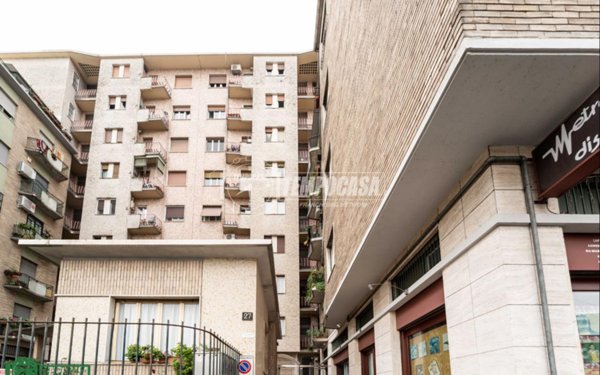 appartamento in vendita a Milano in zona Rottole