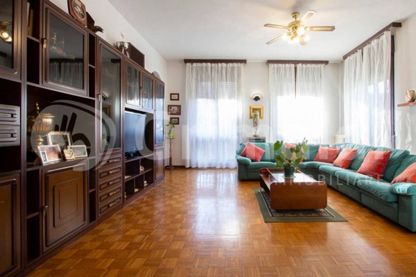 casa indipendente in vendita a Milano in zona Bovisasca