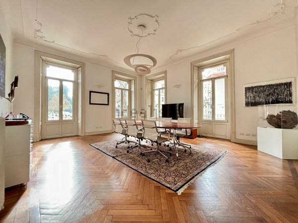 ufficio in vendita a Milano