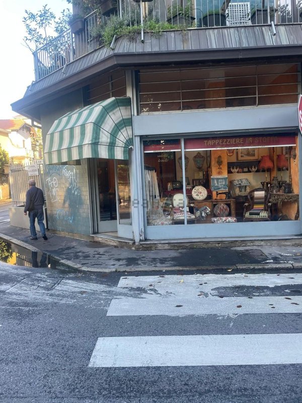 negozio in vendita a Milano in zona Affori