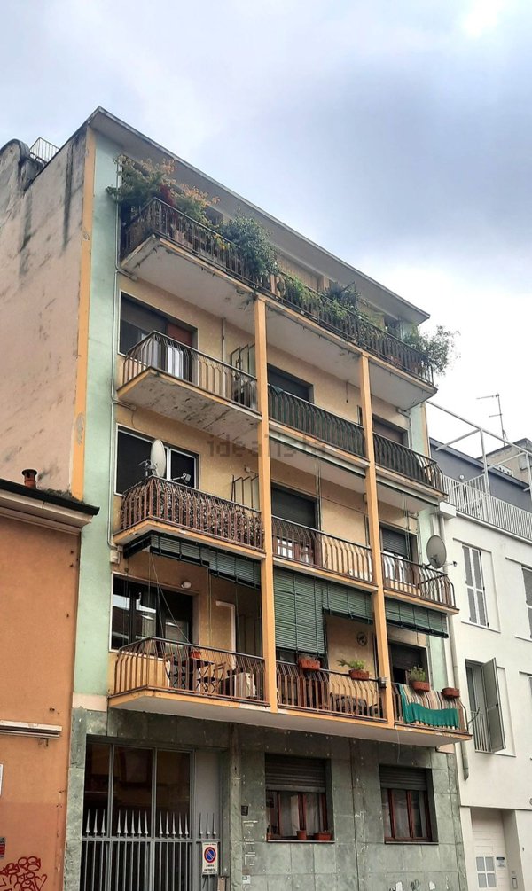 appartamento in vendita a Milano in zona Lorenteggio