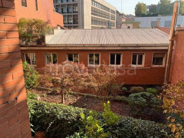 appartamento in vendita a Milano in zona Isola