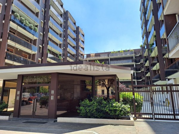 ufficio in vendita a Milano in zona Solari