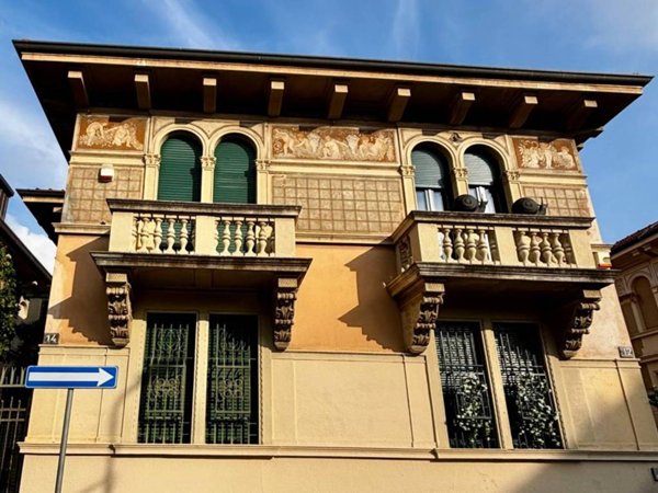casa indipendente in vendita a Milano in zona Maggiolina