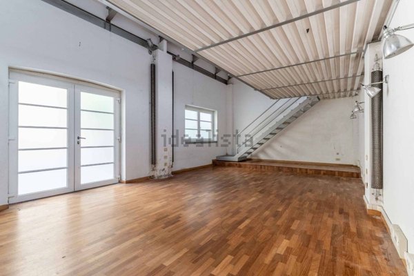 appartamento in vendita a Milano in zona Porta Genova