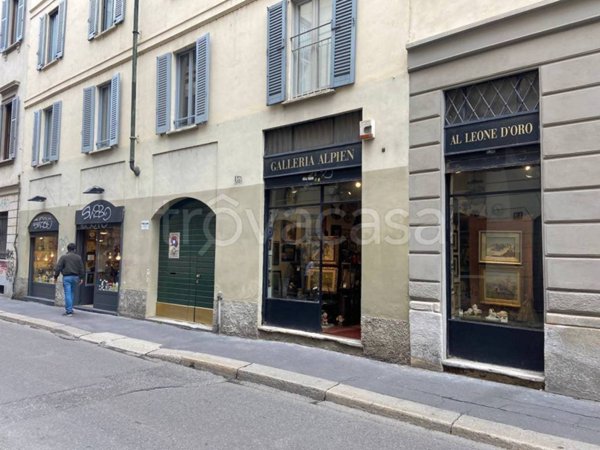 negozio in vendita a Milano in zona Sant'Ambrogio