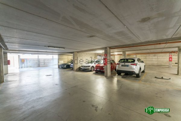 ufficio in vendita a Milano in zona Niguarda