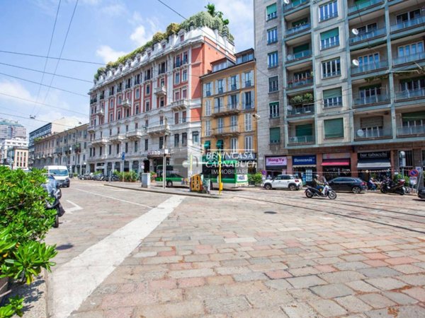 appartamento in vendita a Milano in zona Guastalla