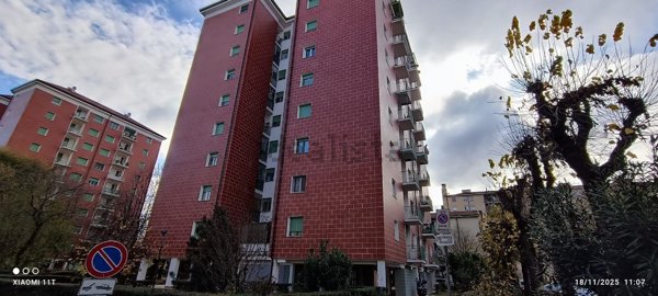 appartamento in vendita a Milano in zona Quarto Oggiaro