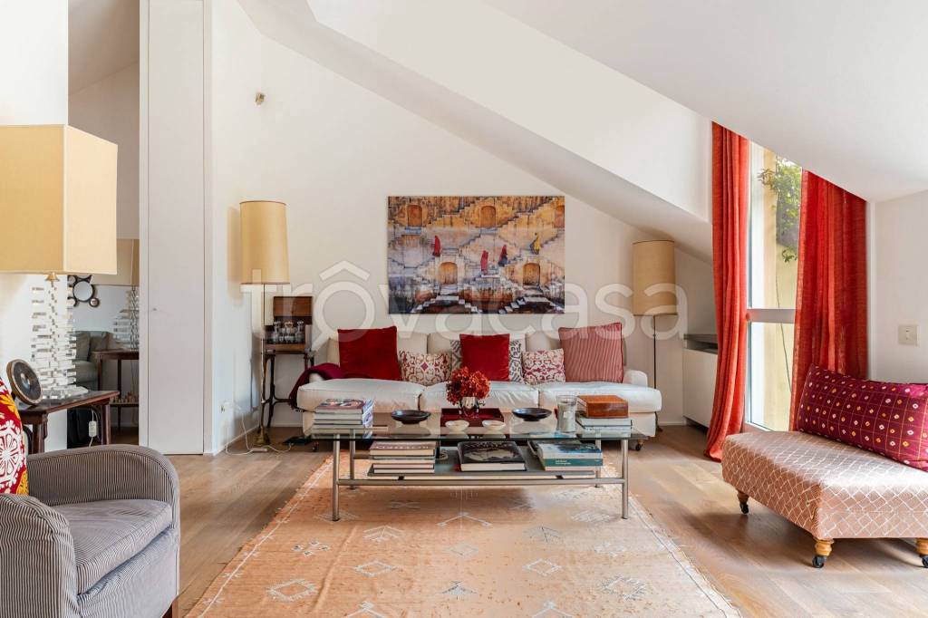 appartamento in vendita a Milano in zona Il Portello