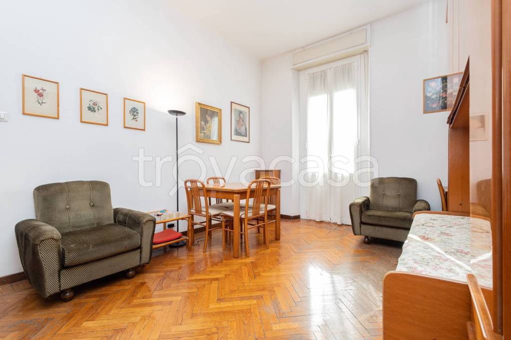 appartamento in vendita a Milano in zona Bocconi