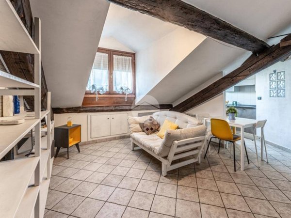 appartamento in vendita a Milano in zona Isola