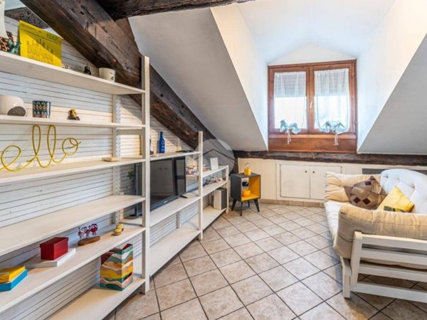 appartamento in vendita a Milano in zona Isola