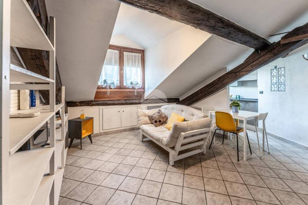 appartamento in vendita a Milano in zona Isola