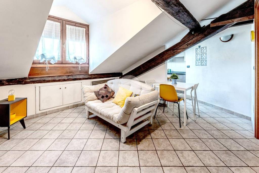 appartamento in vendita a Milano in zona Isola