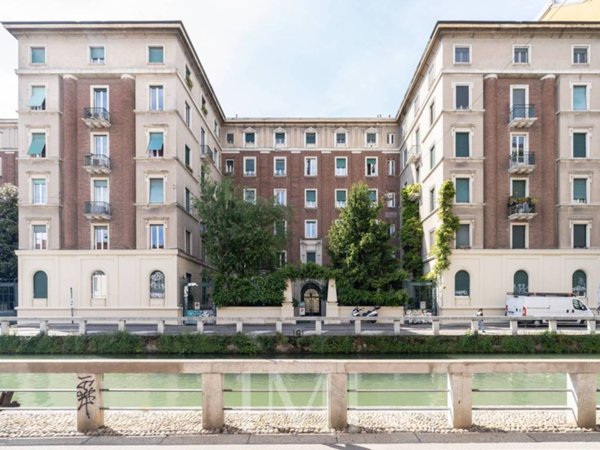 locale commerciale in vendita a Milano