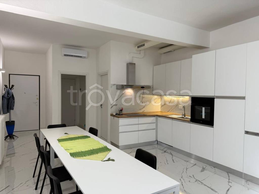 appartamento in vendita a Milano in zona Gorla