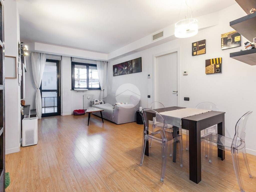 appartamento in vendita a Milano in zona Famagosta