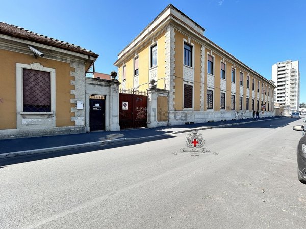 ufficio in vendita a Milano in zona Crescenzago