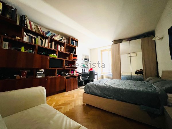 appartamento in vendita a Milano in zona Porta Garibaldi