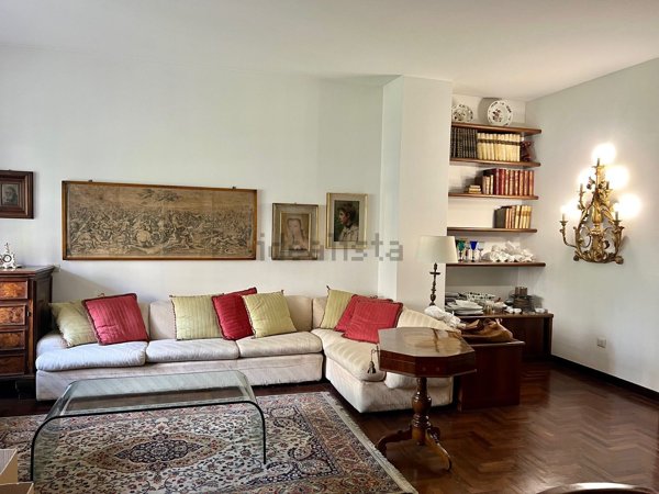 appartamento in vendita a Milano in zona Quarto Cagnino