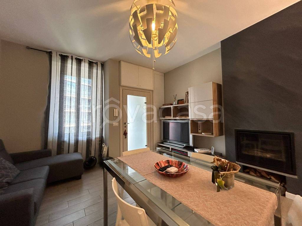 appartamento in vendita a Milano in zona Isola