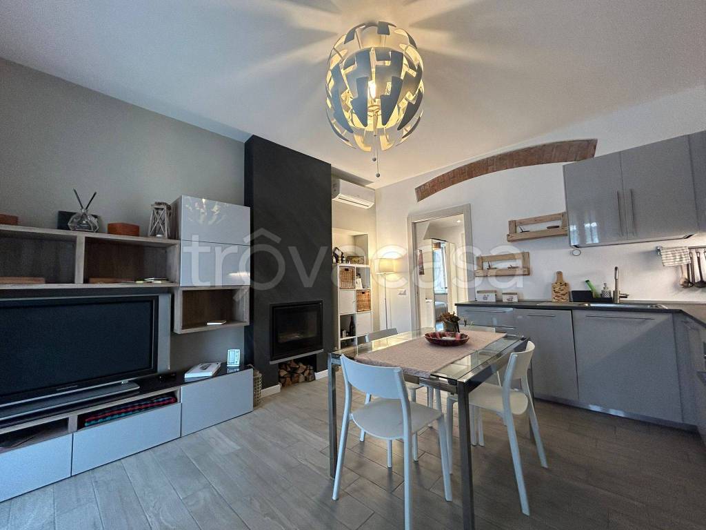 appartamento in vendita a Milano in zona Isola