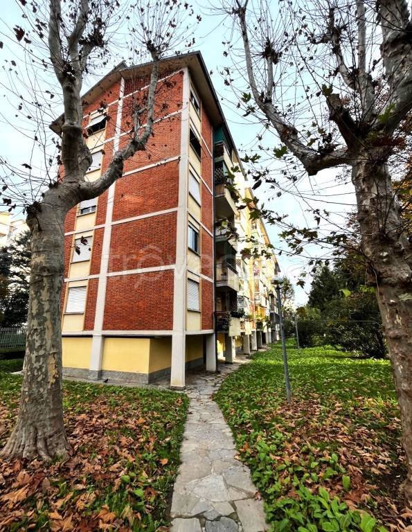 appartamento in vendita a Milano in zona Prato Centenaro