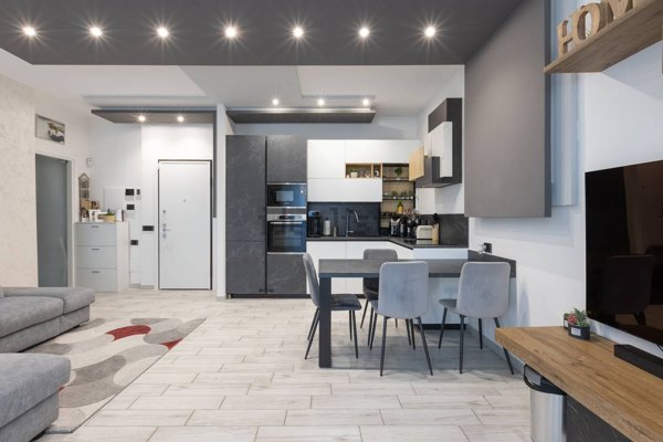 appartamento in vendita a Milano in zona Forze Armate