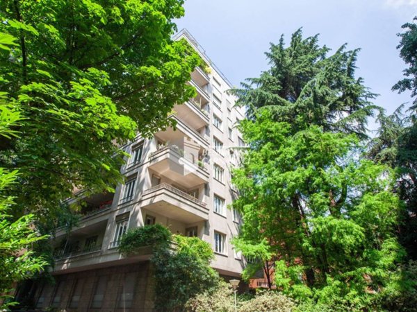 appartamento in vendita a Milano in zona Guastalla