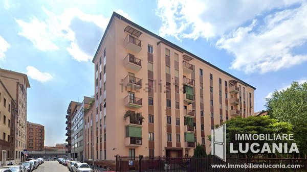 appartamento in vendita a Milano in zona Corvetto